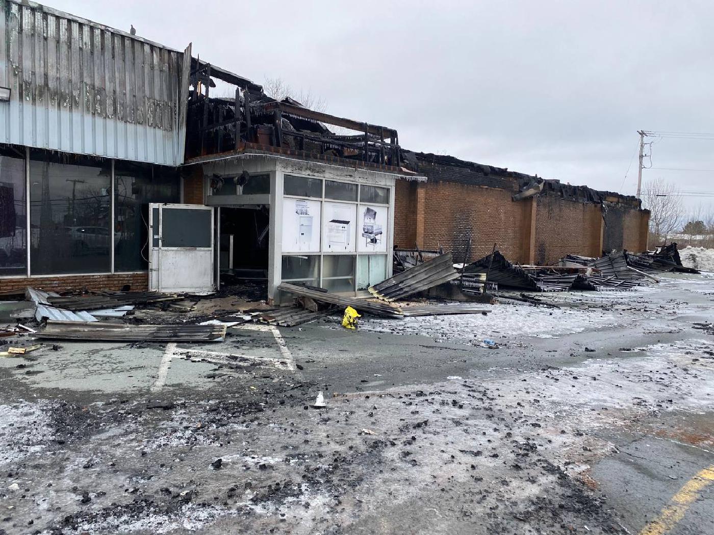 Fire damages former Sobeys building on Pleasant Street