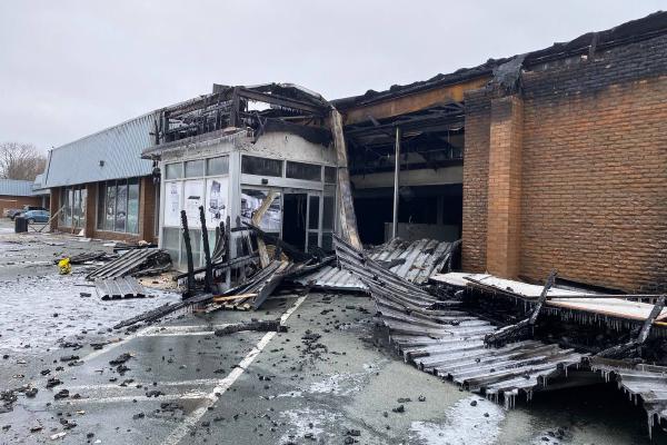 Diner reports smoke damage from fire, ceiling damage visible in Efty Dishes
