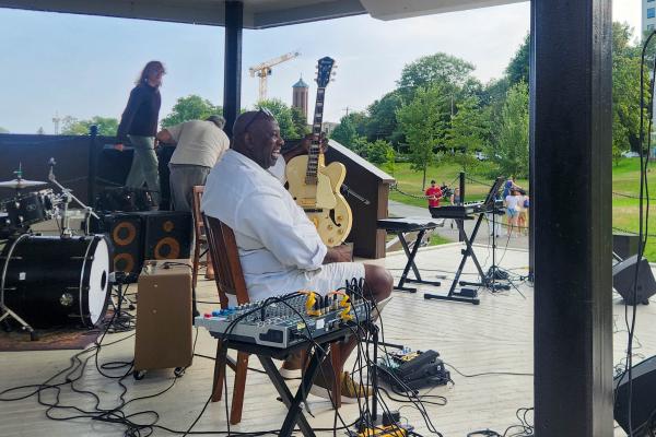 ‘One love’: Harvi Millar and Zamani bring jazz standards, R&B originals and Bob Marley to Sullivan’s Pond